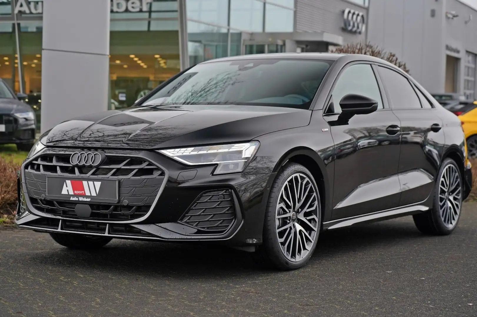 Audi A3 35TFSI 2XSLINE STRONIC SONOS 19" BUSINES RFK Schwarz - 2