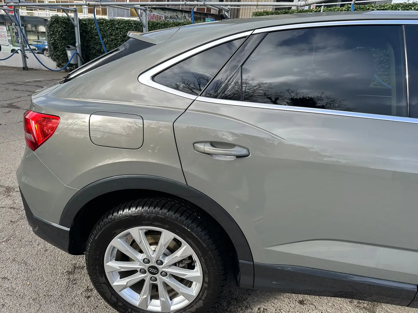 Audi Q3 Sportback e-tron Gris - 2