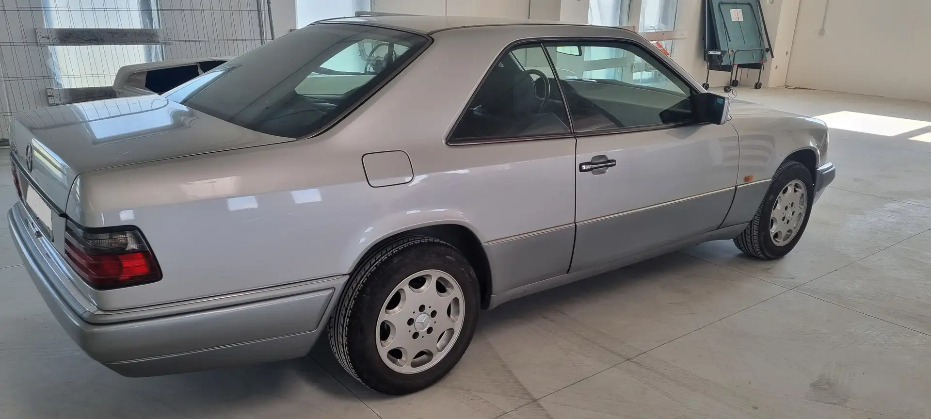 Mercedes-Benz E 200 E Coupe CE 16v Zilver - 2