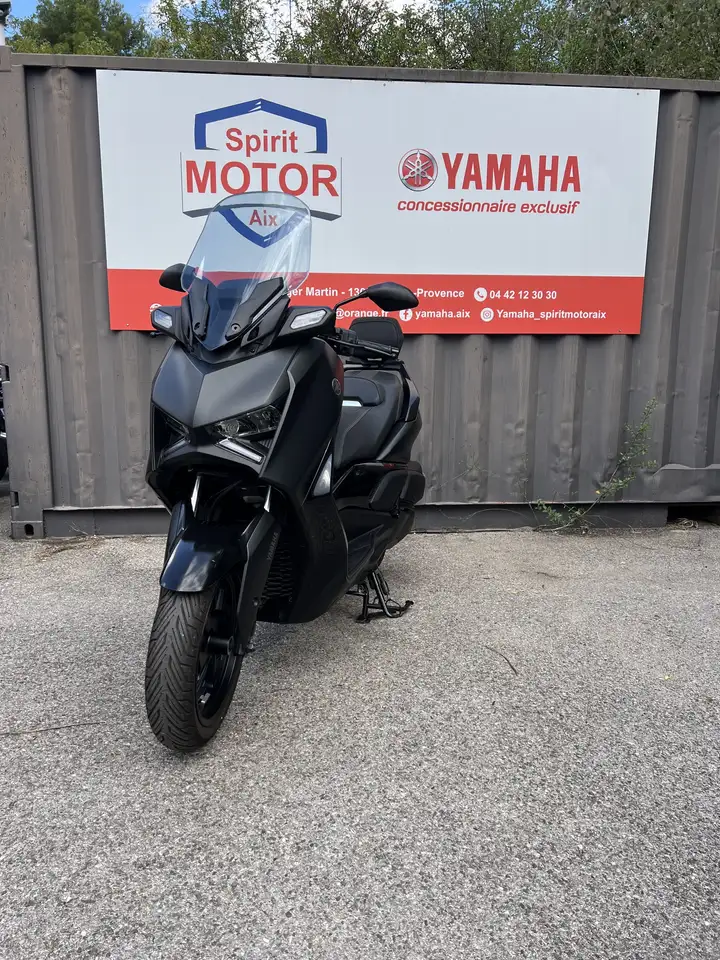 Yamaha X-Max 300