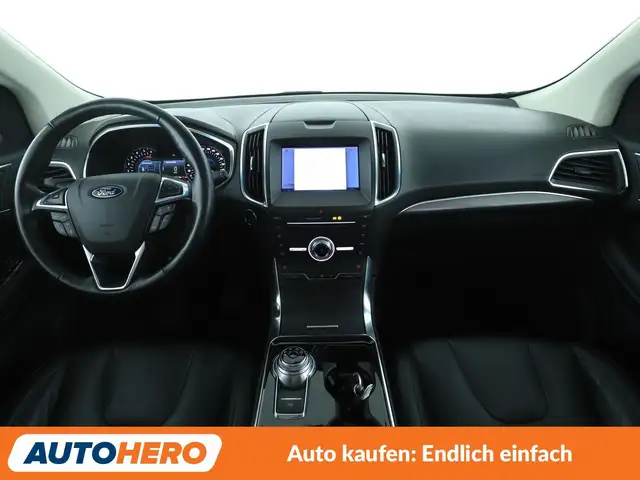 Ford Edge view 12