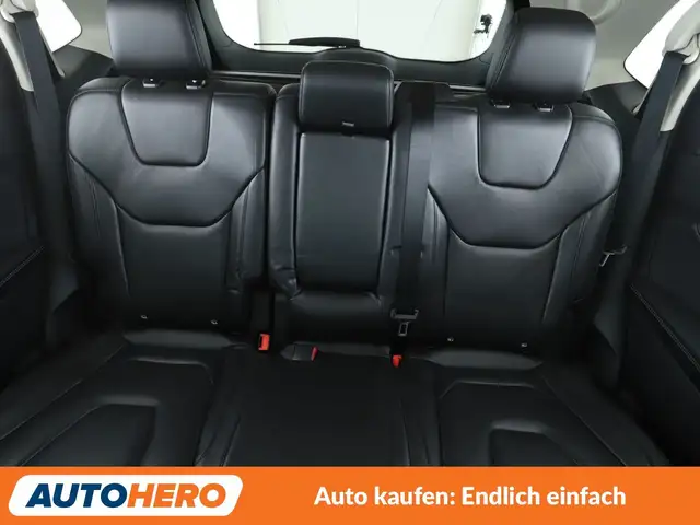 Ford Edge view 15