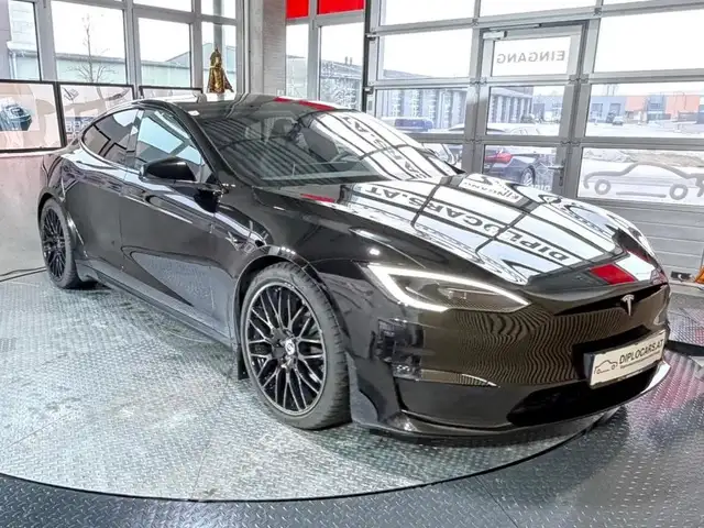 Tesla Model S Plaid
