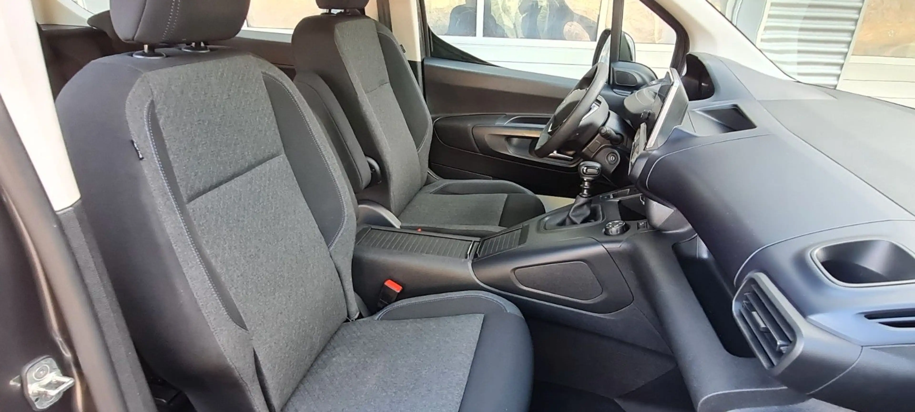 Peugeot Rifter BlueHDi 130 Allure L2 5-Sitzer — photo 14