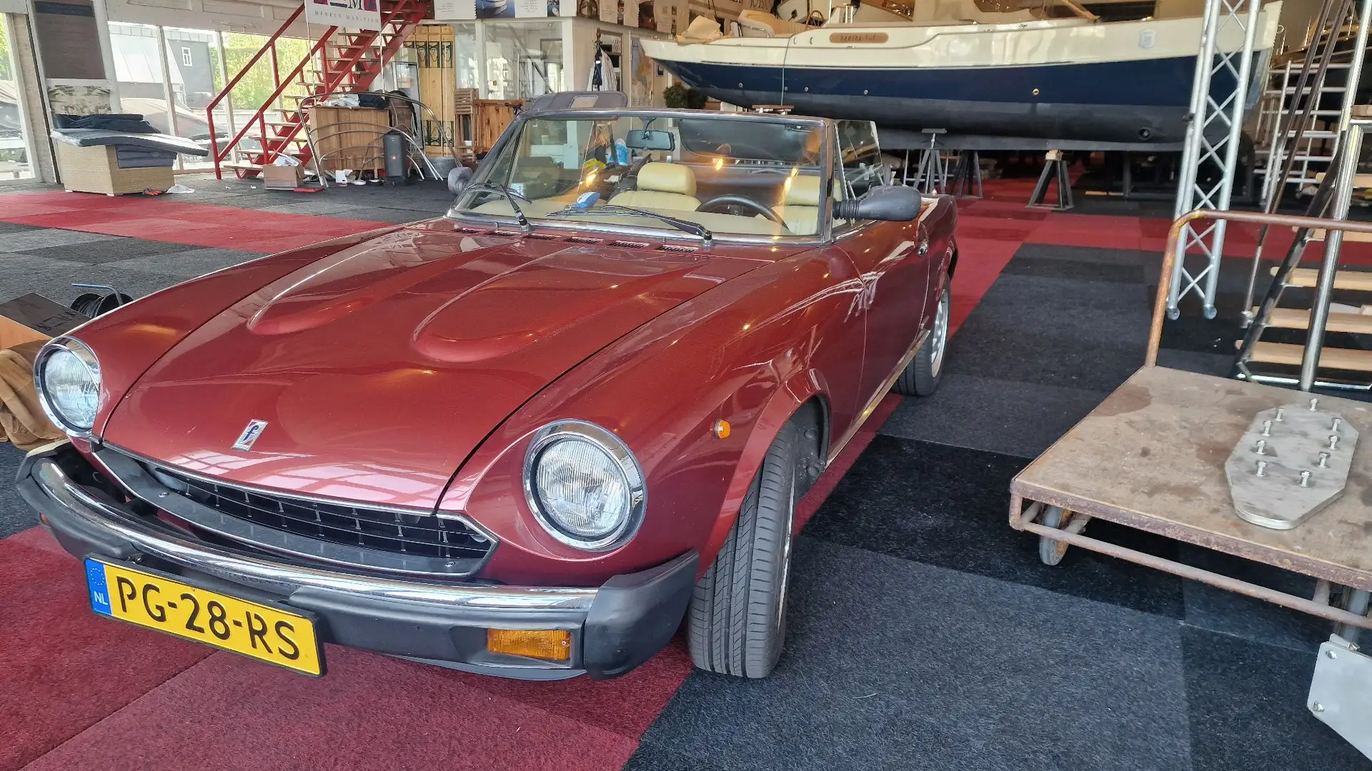 Fiat 124 Spider DS2 Pininfarina Spider Europa Rood - 2
