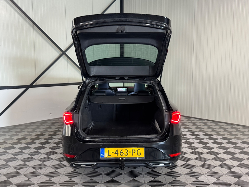 SEAT Leon Sportstourer 1.5 eTSI DSG | FR Business Intense | — photo 10
