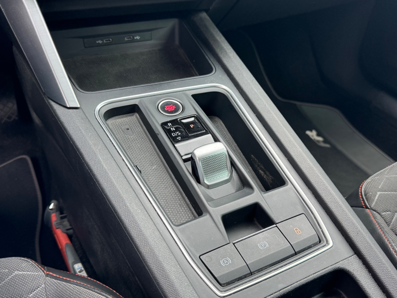 SEAT Leon Sportstourer 1.5 eTSI DSG | FR Business Intense | — photo 22