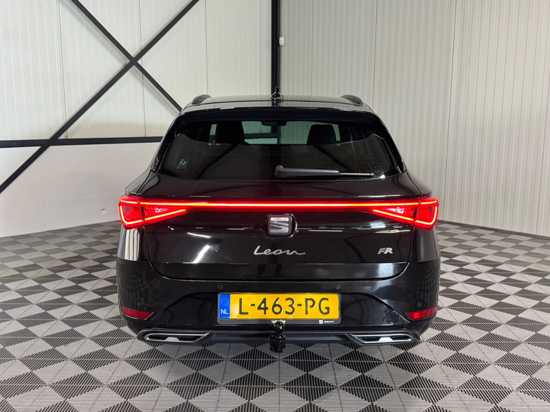 SEAT Leon Sportstourer 1.5 eTSI DSG | FR Business Intense | — photo 9