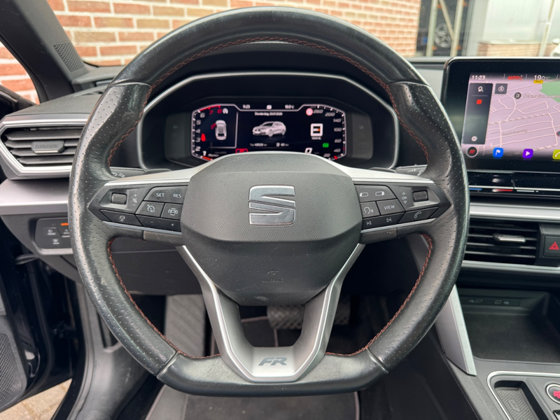 SEAT Leon Sportstourer 1.5 eTSI DSG | FR Business Intense | — photo 12
