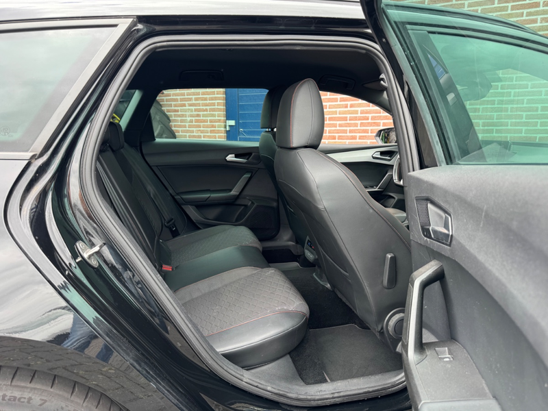 SEAT Leon Sportstourer 1.5 eTSI DSG | FR Business Intense | — photo 4
