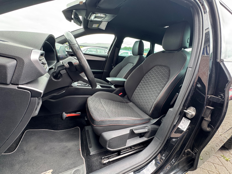 SEAT Leon Sportstourer 1.5 eTSI DSG | FR Business Intense | — photo 26
