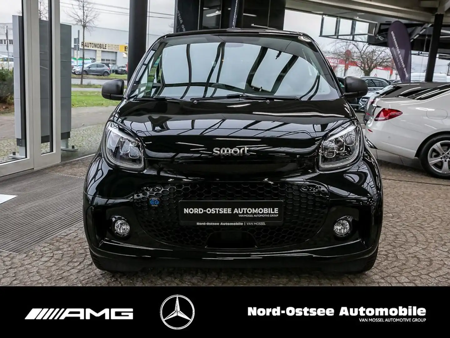 smart forTwo EQ CABRIO TEMPOMAT SHZ LED Fekete - 2