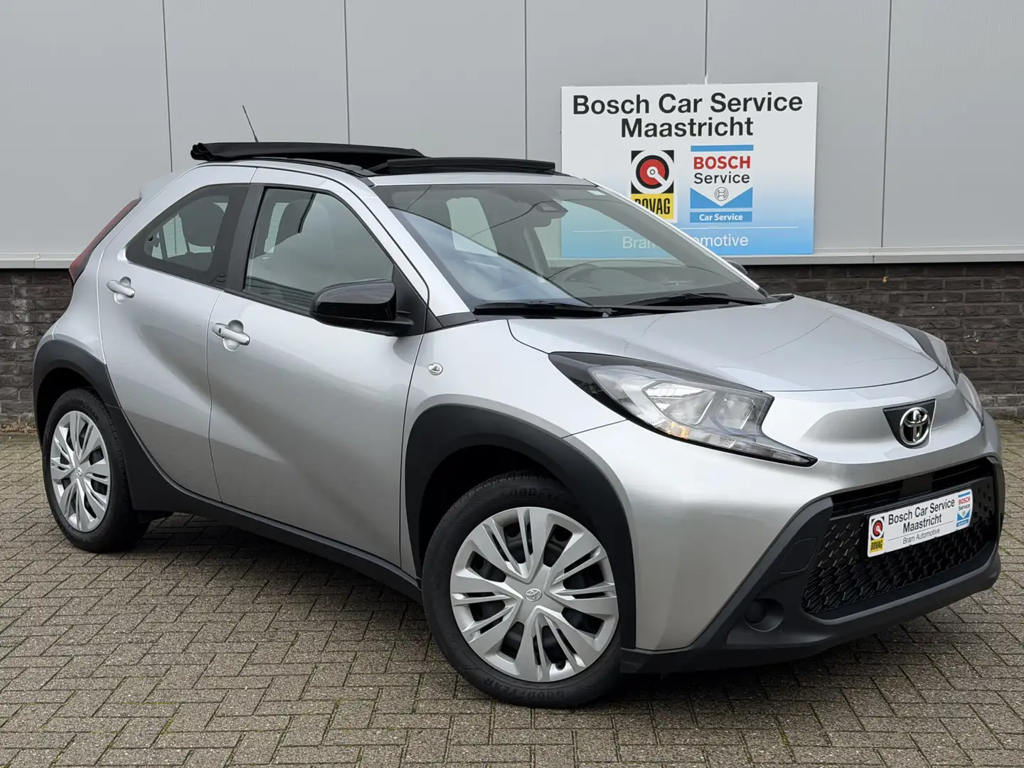 Toyota Aygo X 1.0 VVT-i MT PLAY | Camera | Key-less | Carplay | Argent - 2