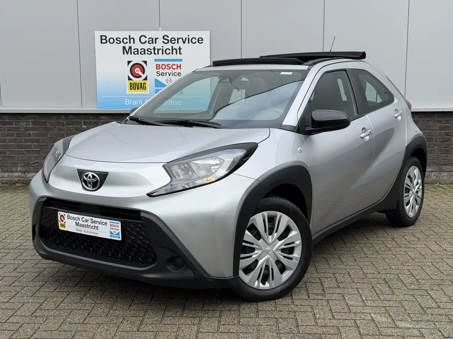 Toyota Aygo X 1.0 VVT-i MT PLAY | Camera | Key-less | Carplay | Argent - 1