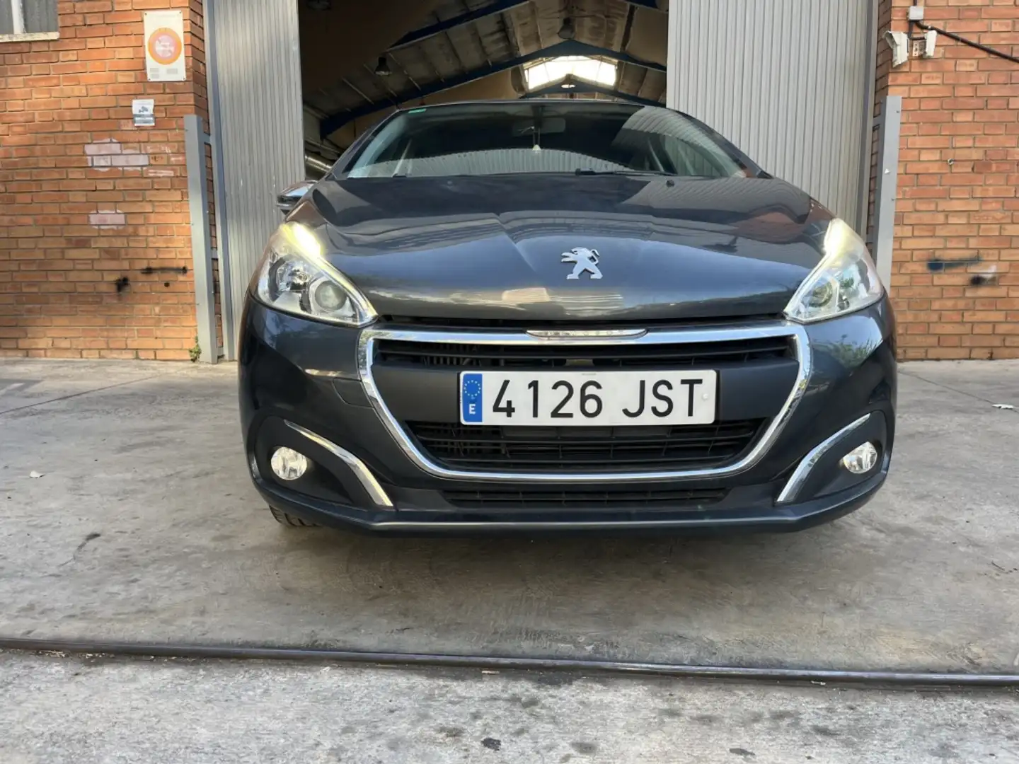 Peugeot 208 1.2 PureTech S&S Style 110 Gris - 2