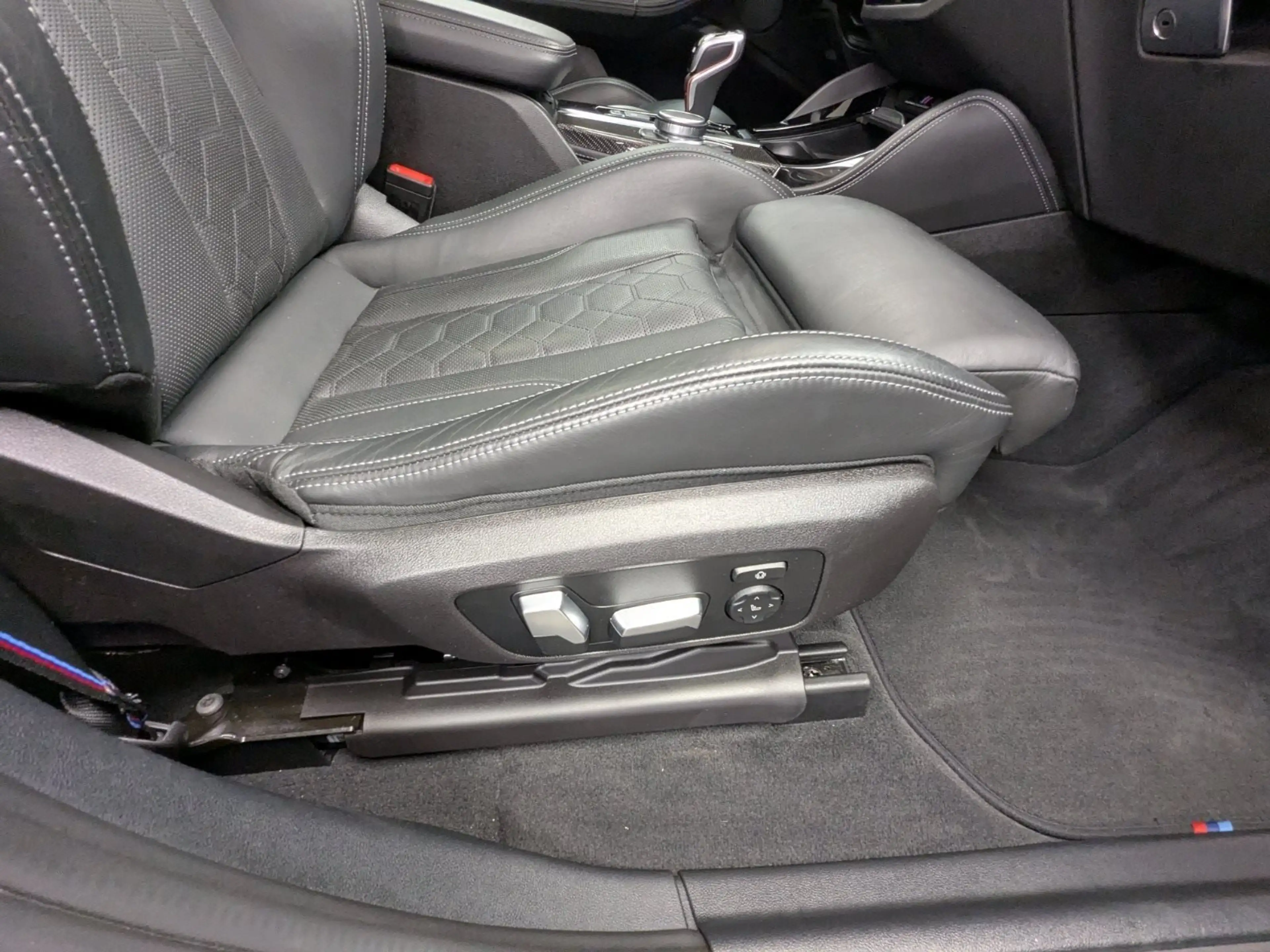 BMW X4 M Pano AHK ACC 360° HuD H/K 21'' Carbon — photo 9