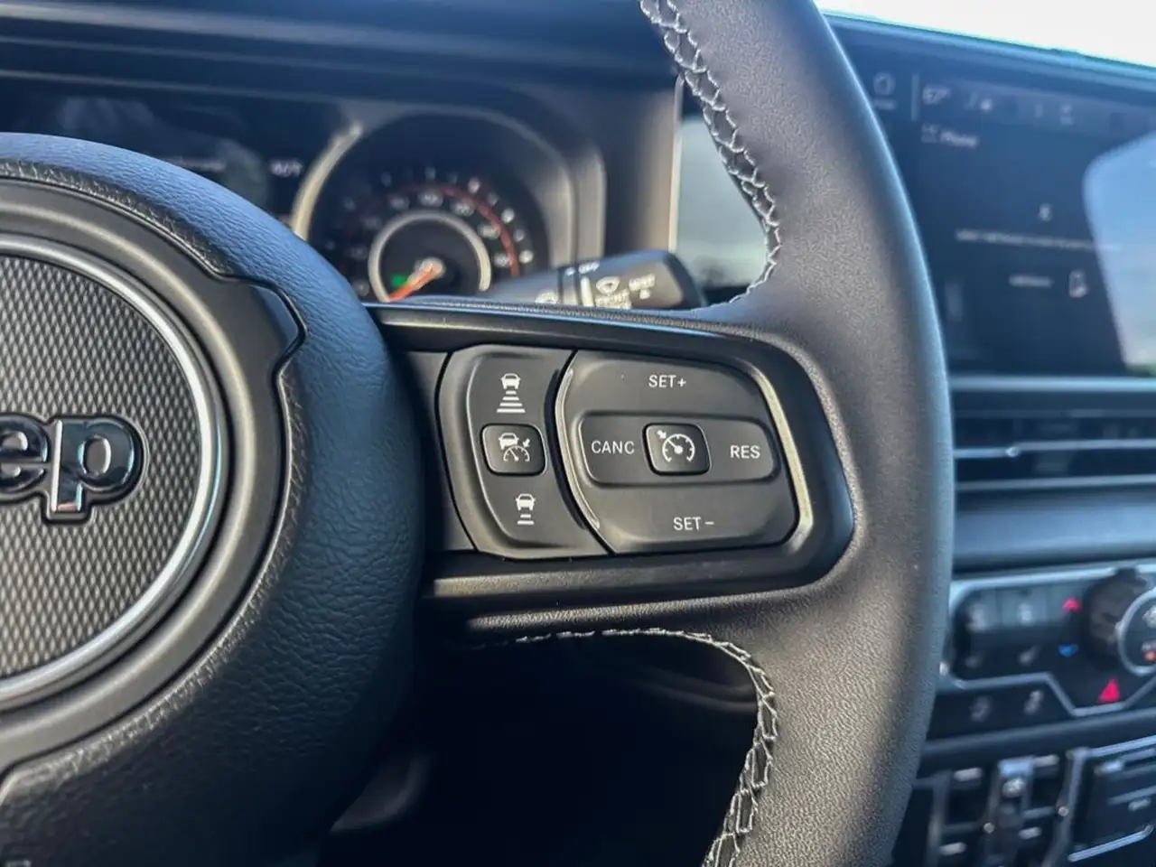 Jeep Gladiator снимка Jeep Gladiator