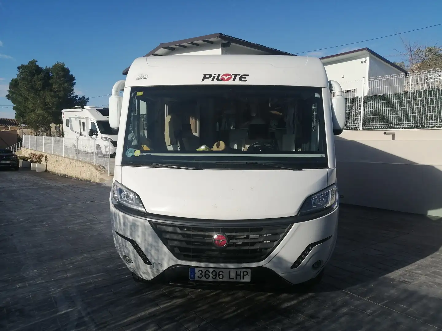 Caravans-Wohnm Pilote Pilote ESSENTIEL G690 - 2