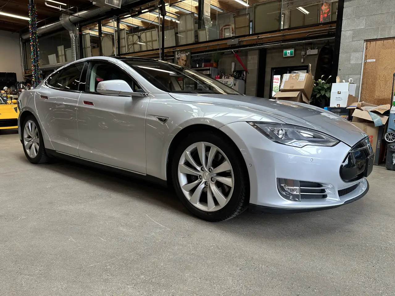 Tesla Model S снимка Tesla Model S