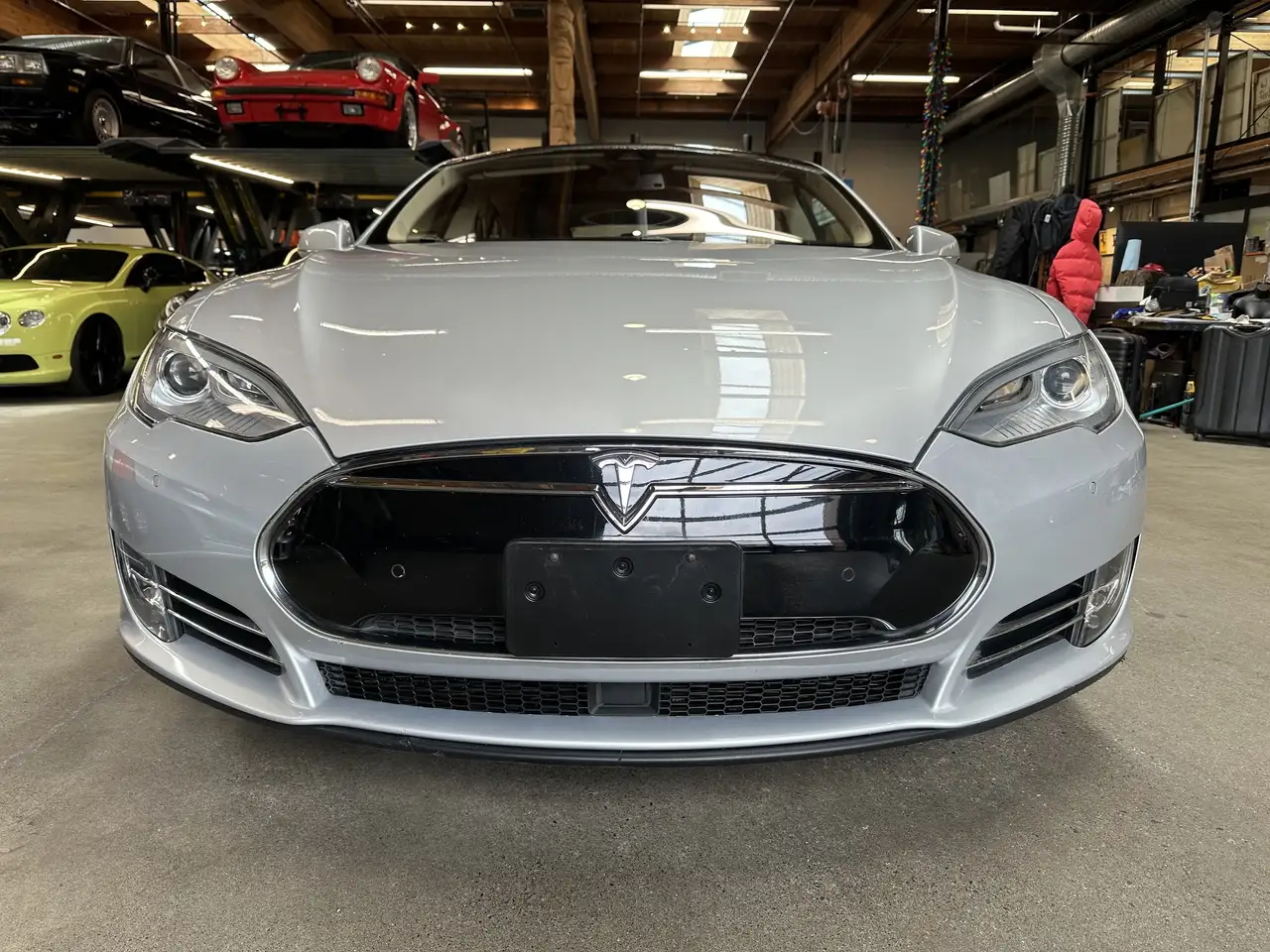 Tesla Model S снимка Tesla Model S