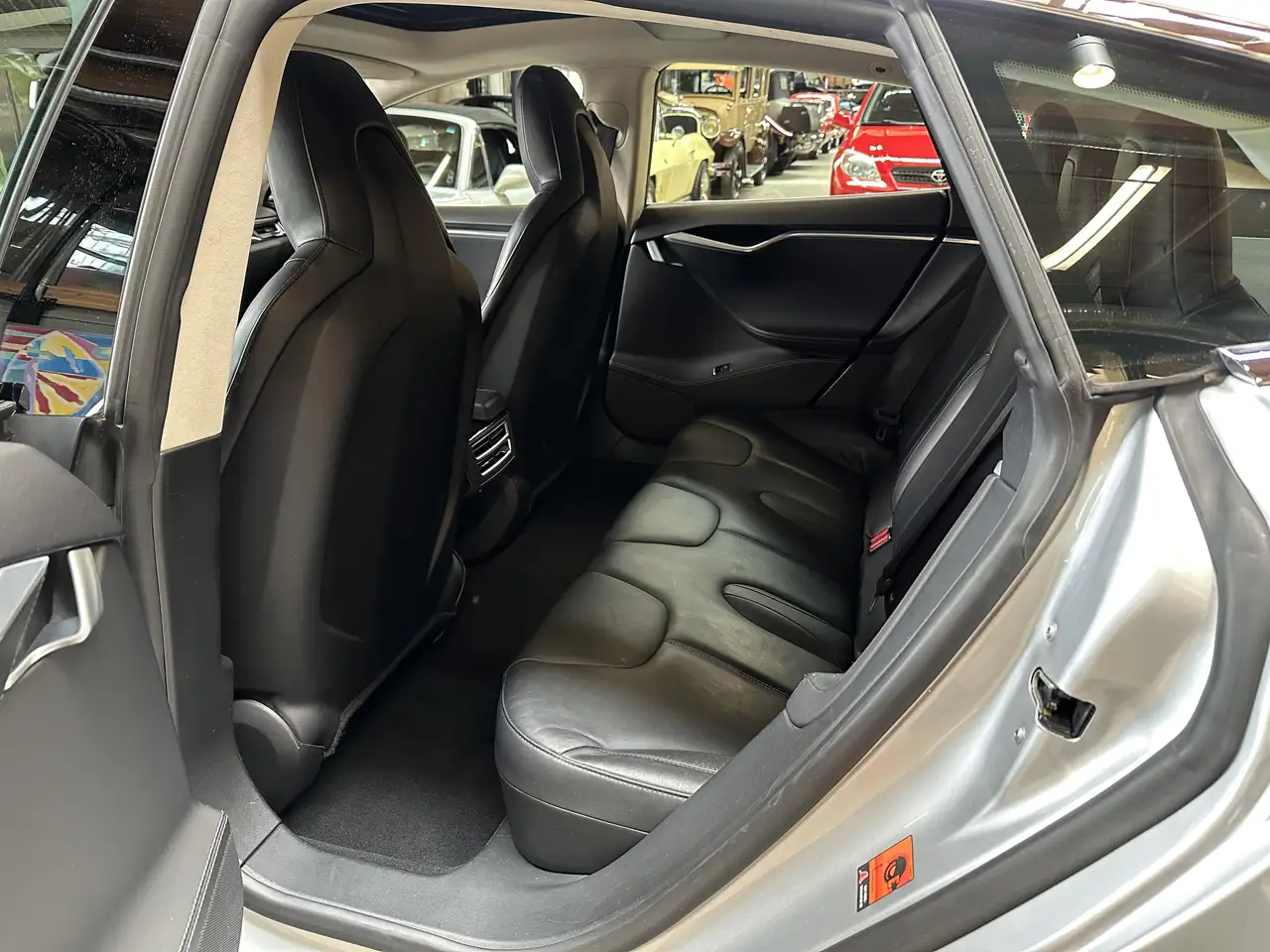 Tesla Model S снимка Tesla Model S
