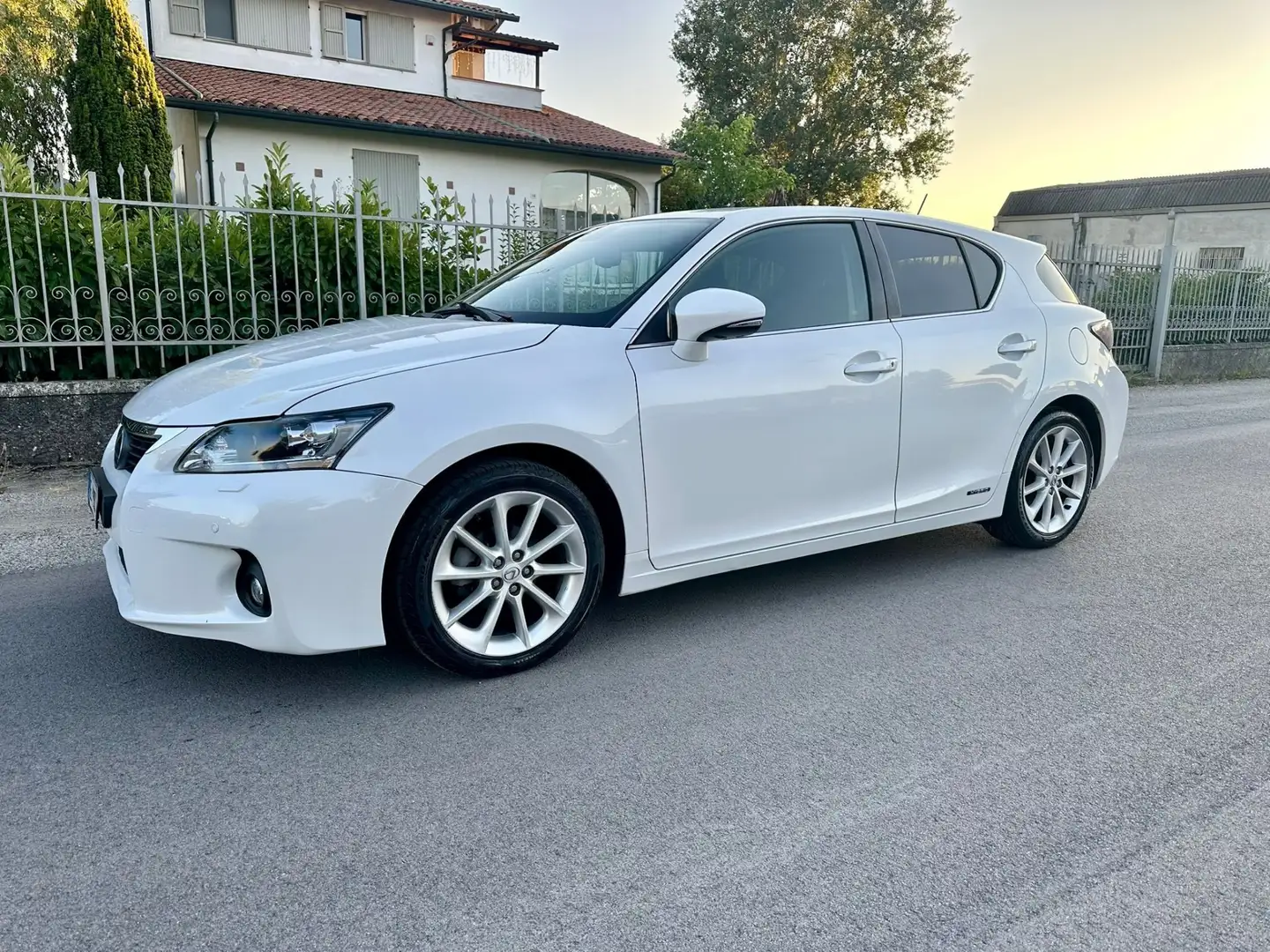 Lexus CT 200h 1.8 Executive cvt - 1