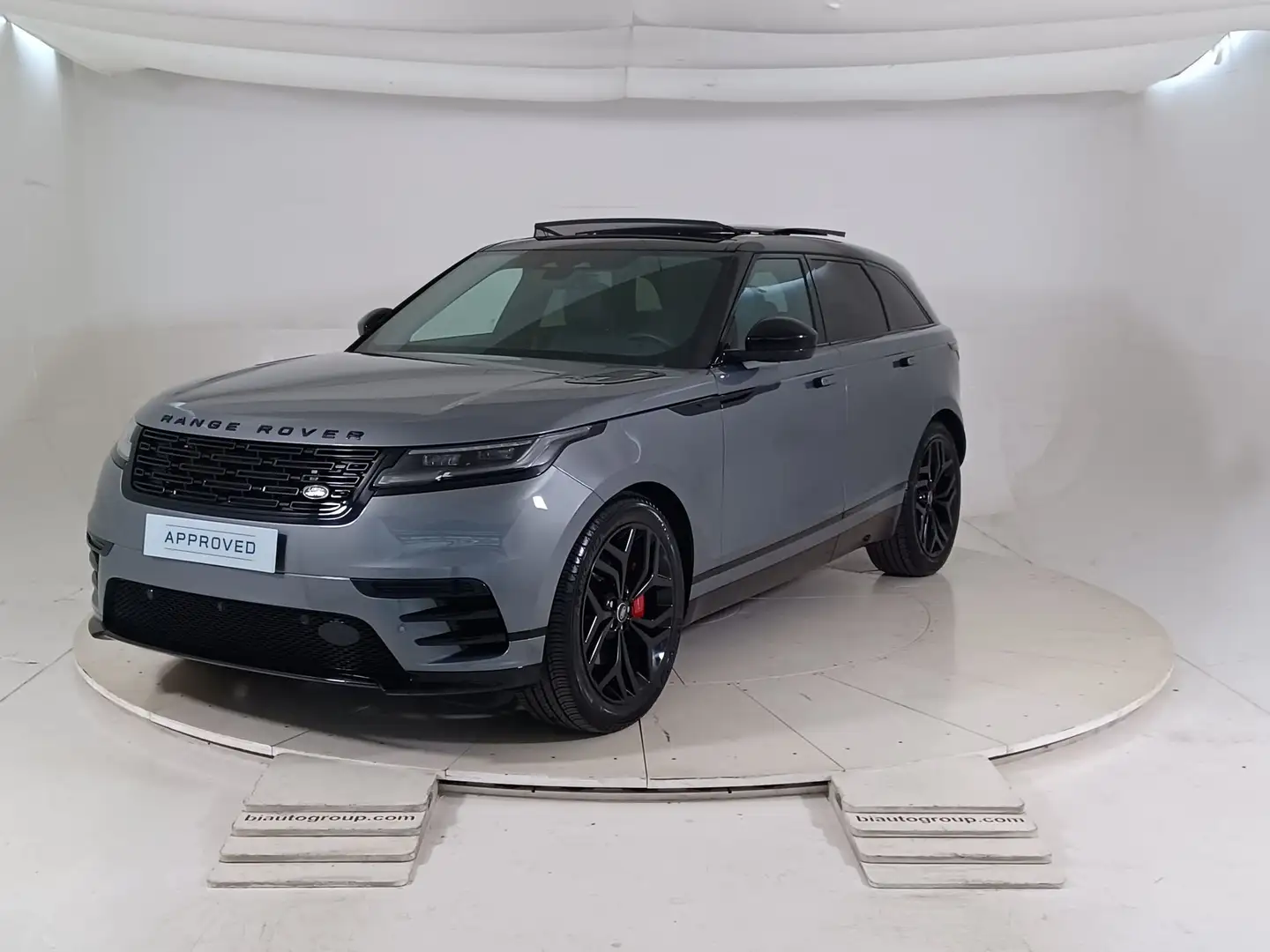 Land Rover Range Rover Velar RR Velar 2.0D I4 204CV 4WD Auto R-DYNAMIC SE Grigio - 1
