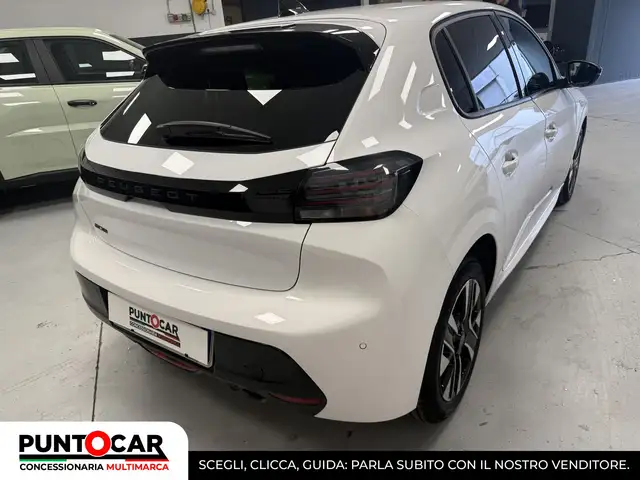 Peugeot 208 view 5