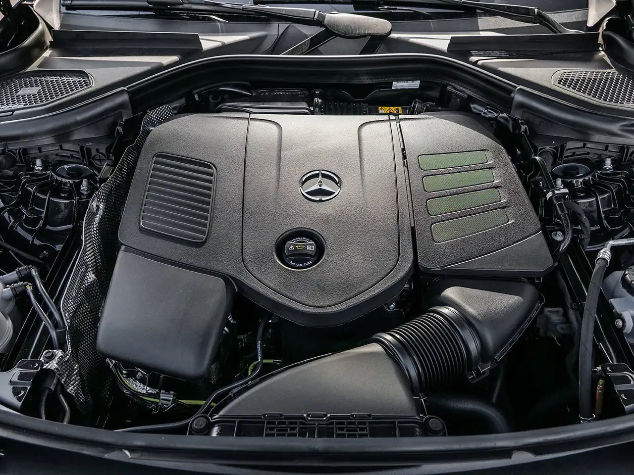 Mercedes-Benz GLC снимка Mercedes-Benz GLC