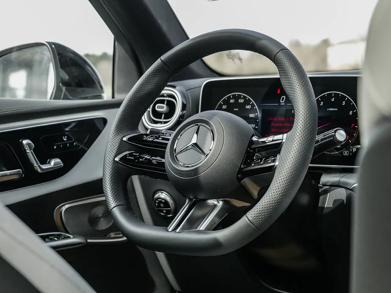 Mercedes-Benz GLC снимка Mercedes-Benz GLC