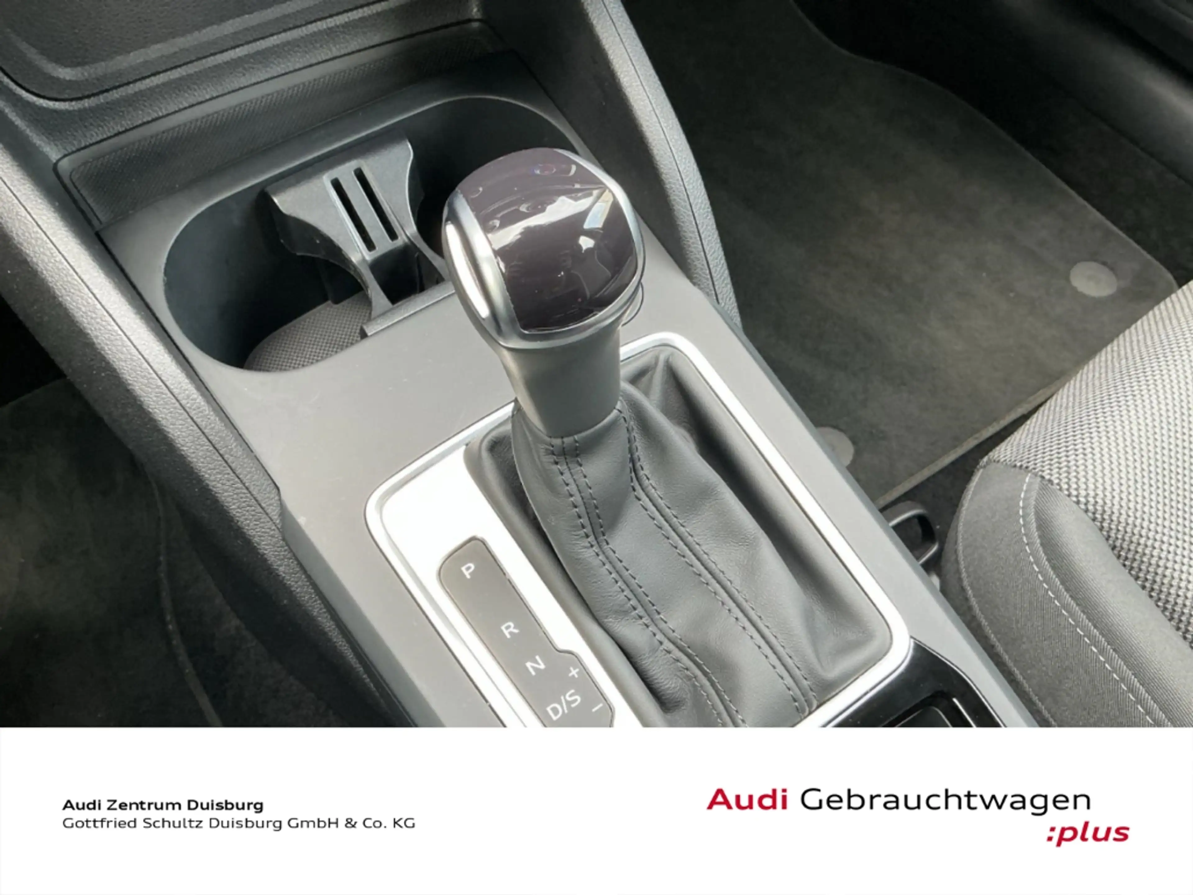 Audi Q2 35 TFSI S line — photo 15