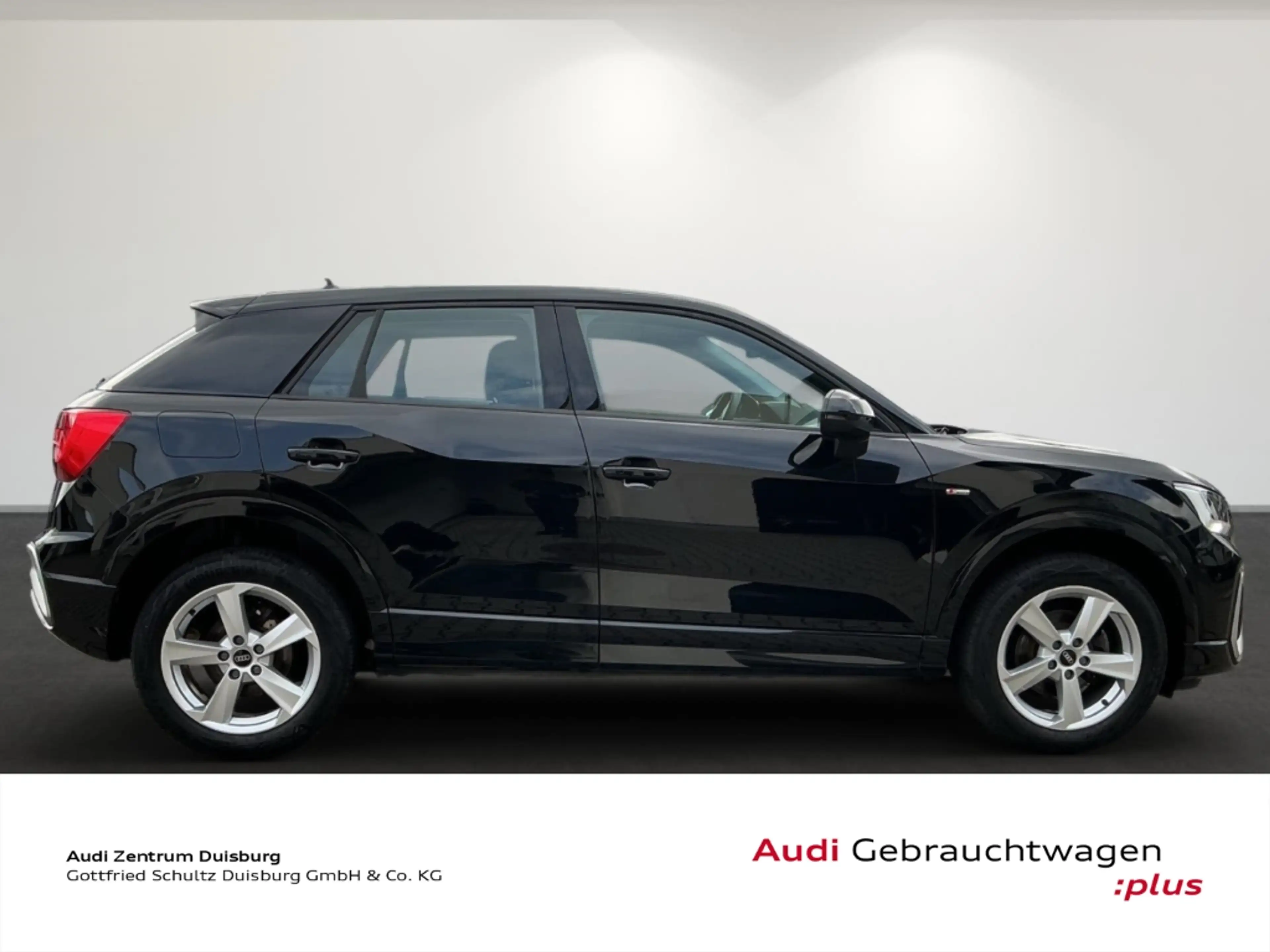 Audi Q2 35 TFSI S line — photo 3