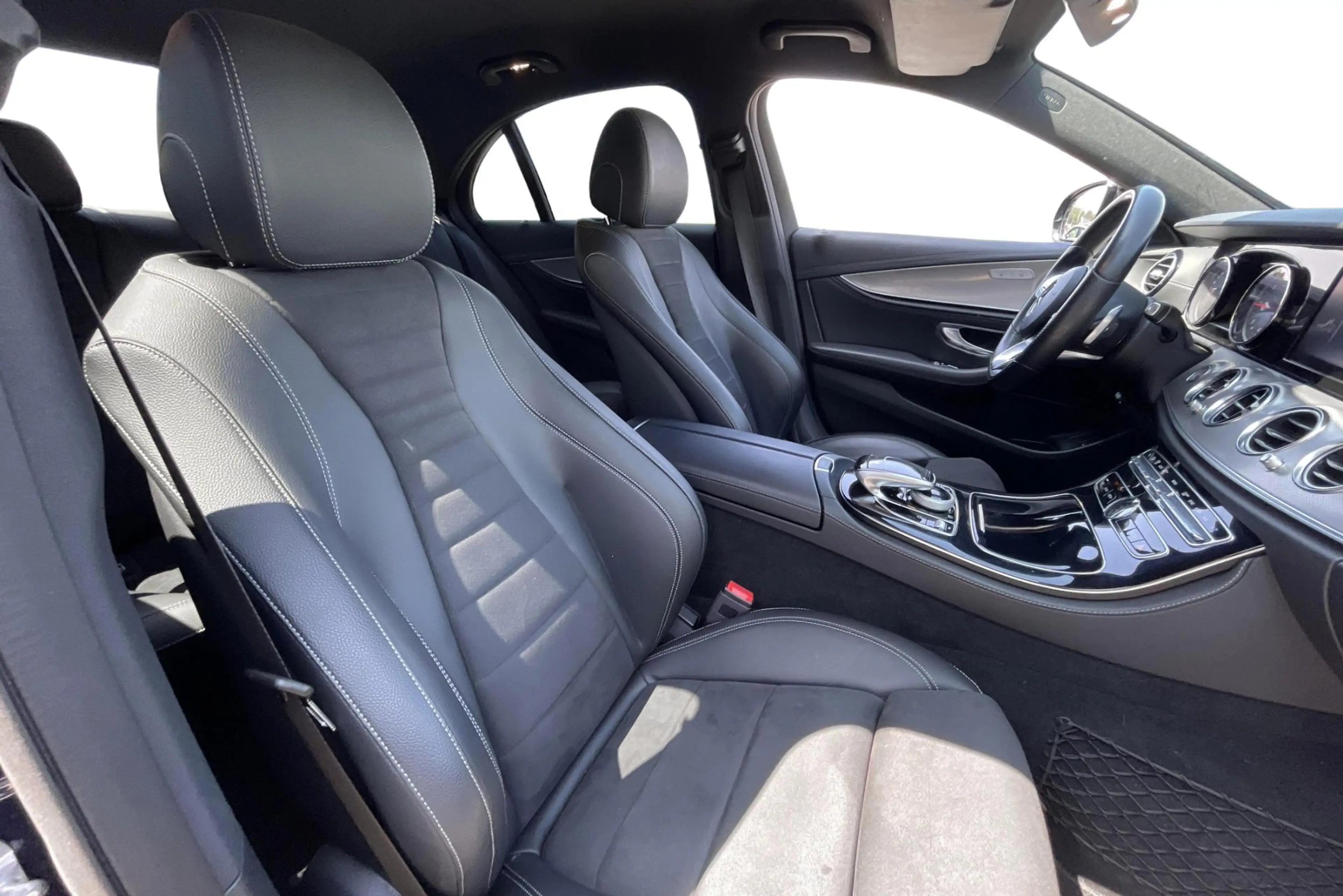Mercedes-Benz E 220 Berline E d 143kW — photo 6