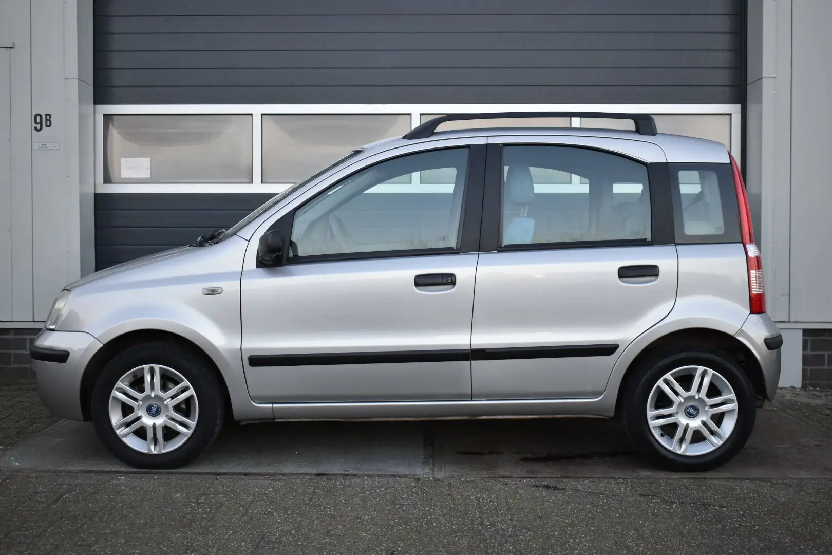 Fiat Panda 1.2 Emotion automaat Grau - 2