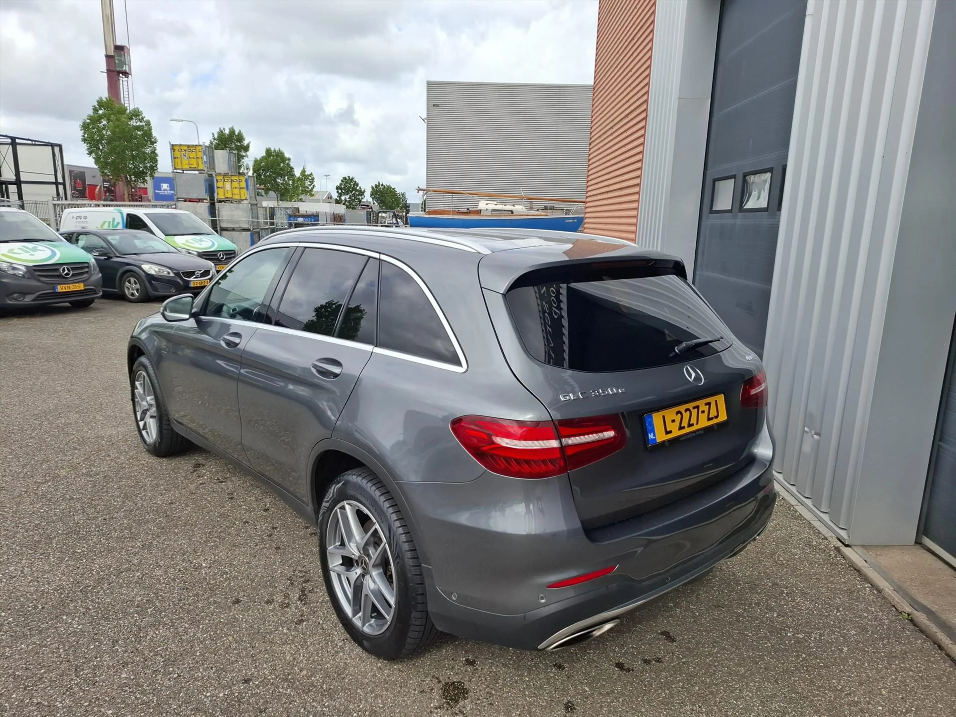 Mercedes-Benz GLC 350 e Plug-in Hybrid 327pk 4MATI — photo 8
