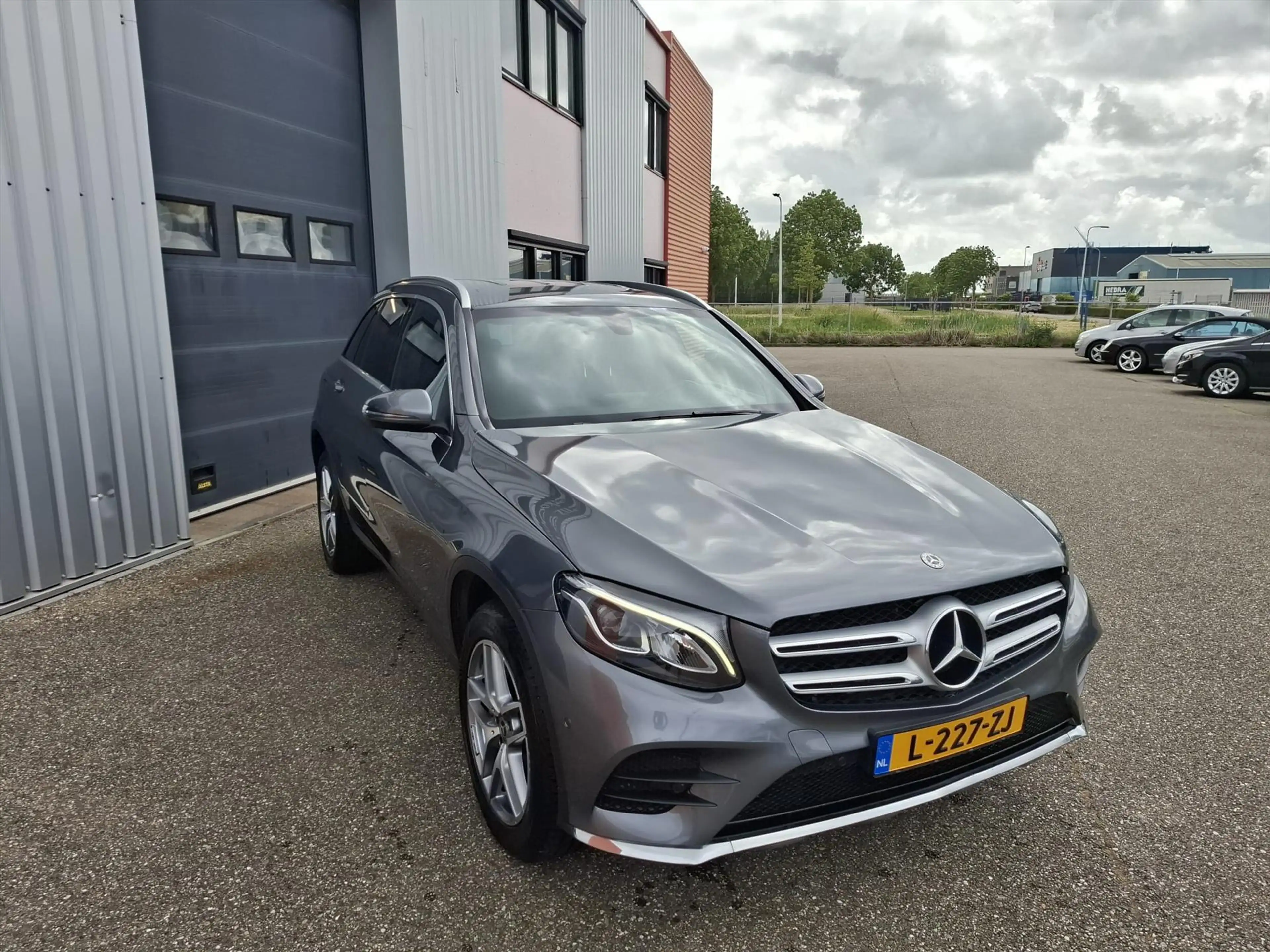 Mercedes-Benz GLC 350 e Plug-in Hybrid 327pk 4MATI — photo 2