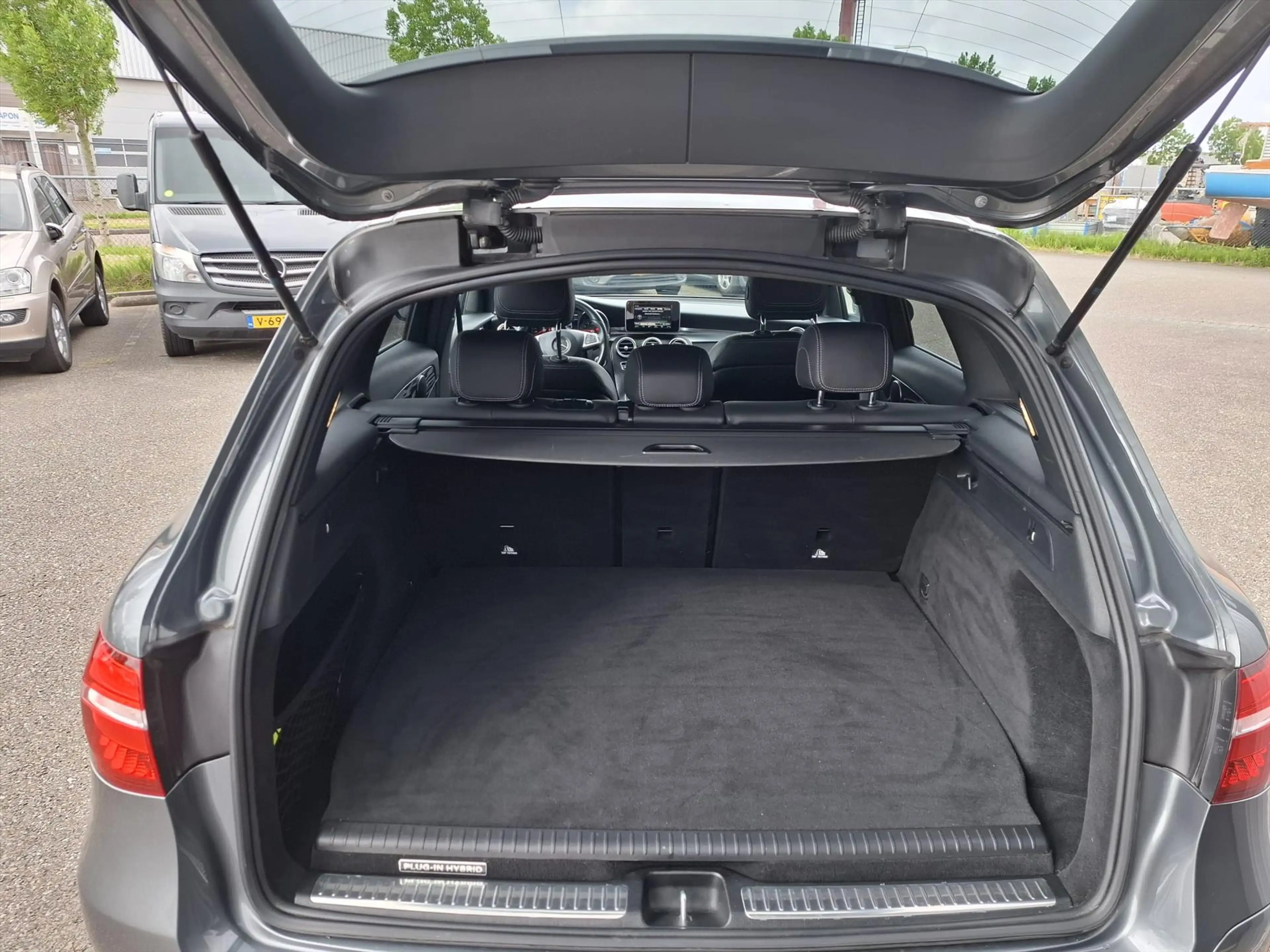 Mercedes-Benz GLC 350 e Plug-in Hybrid 327pk 4MATI — photo 9