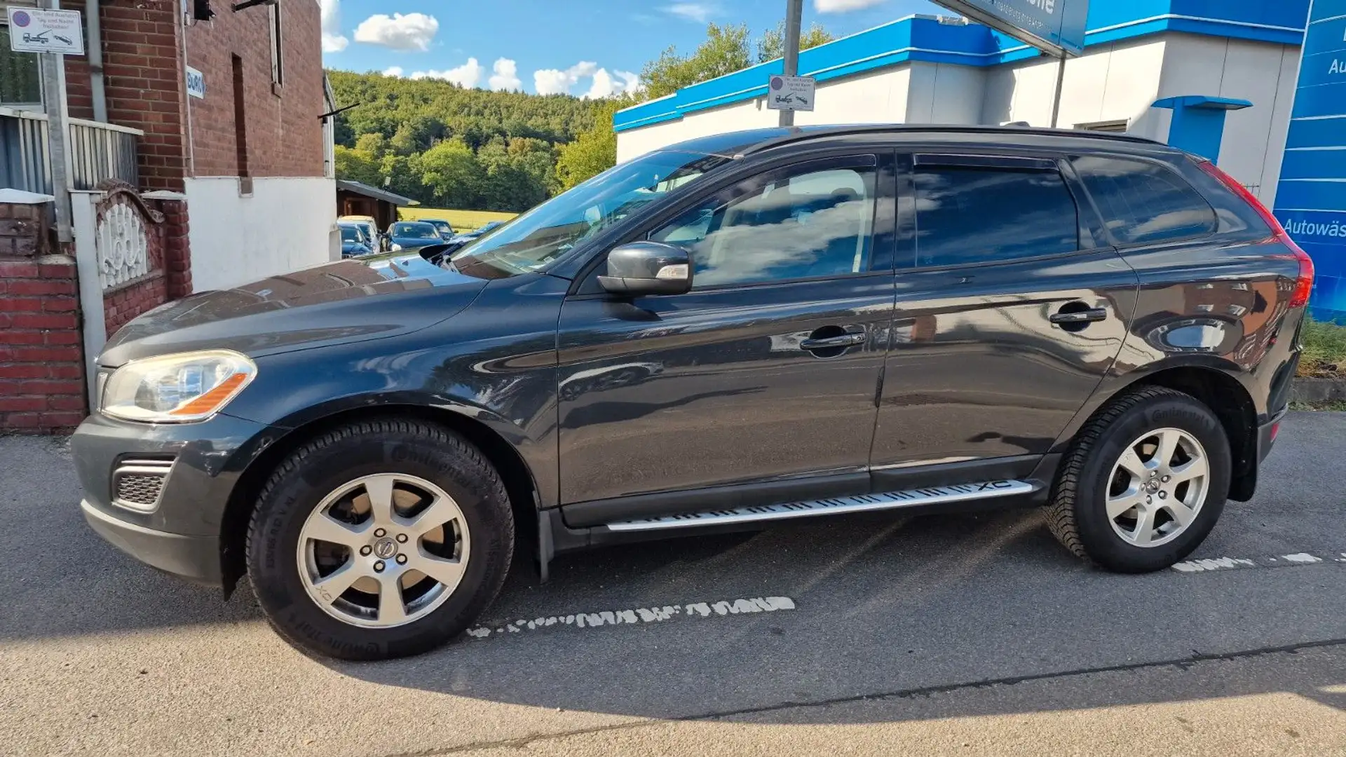 Volvo XC60 XC60 Kinetic 2WD-Automatik-Pdc-Navi-Xenon Grijs - 2