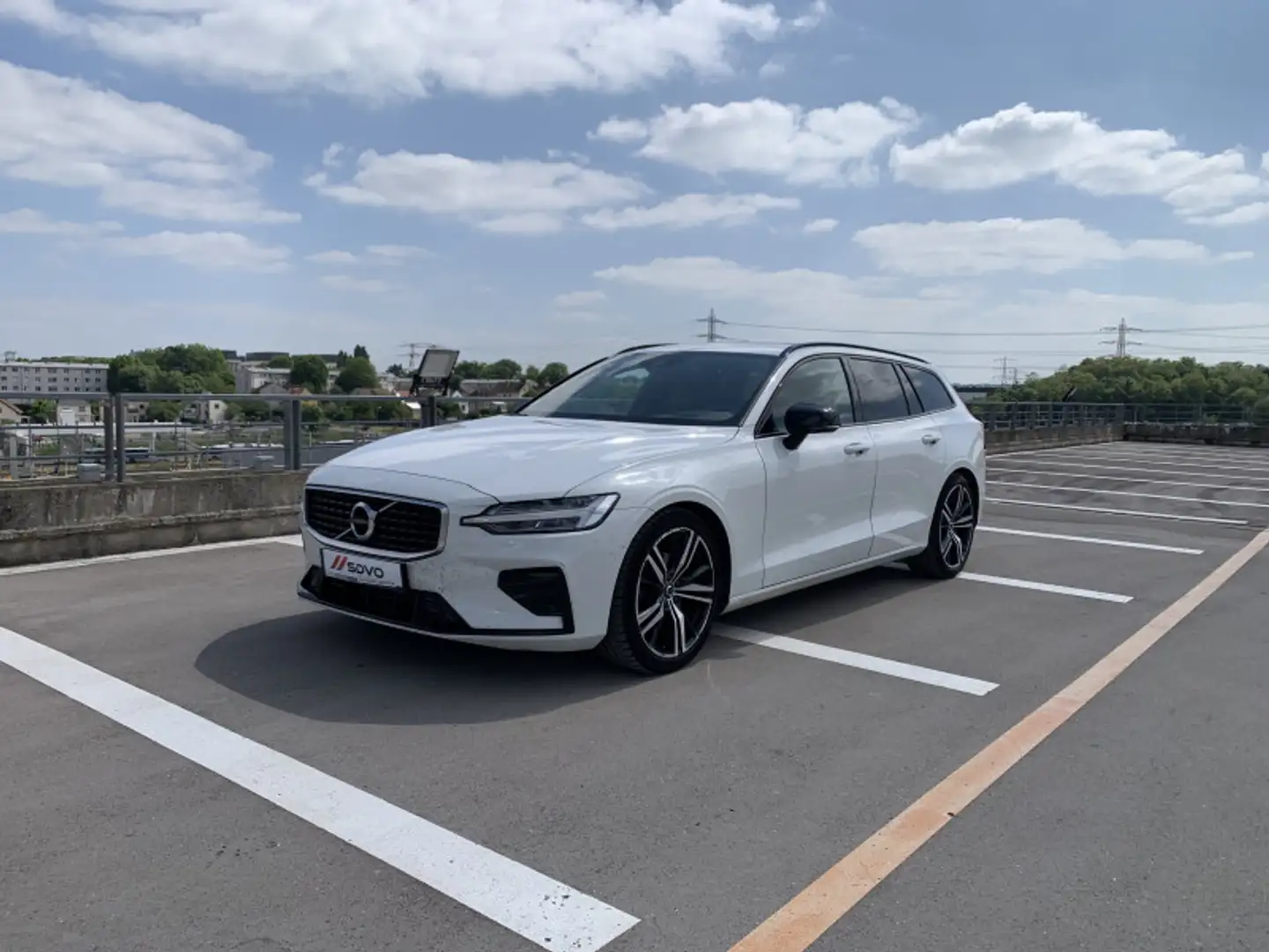 Volvo V60 D3 150CH ADBLUE R-DESIGN GEARTRONIC Blanc - 1