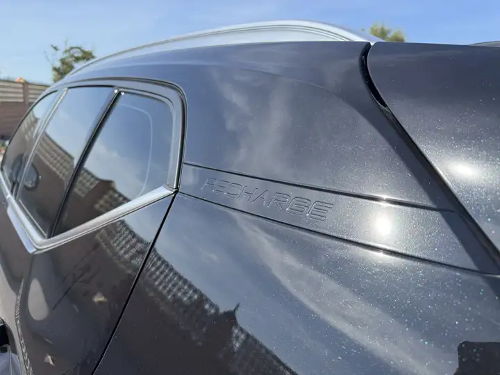Volvo XC40 2023, foto 4
