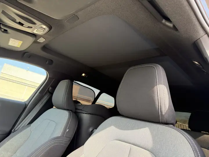 Volvo XC40 2023, foto 12