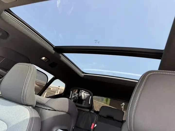 Volvo XC40 2023, foto 13