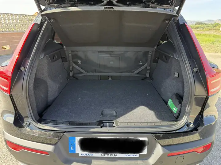 Volvo XC40 2023, foto 8