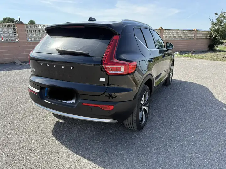 Volvo XC40 2023, foto 6