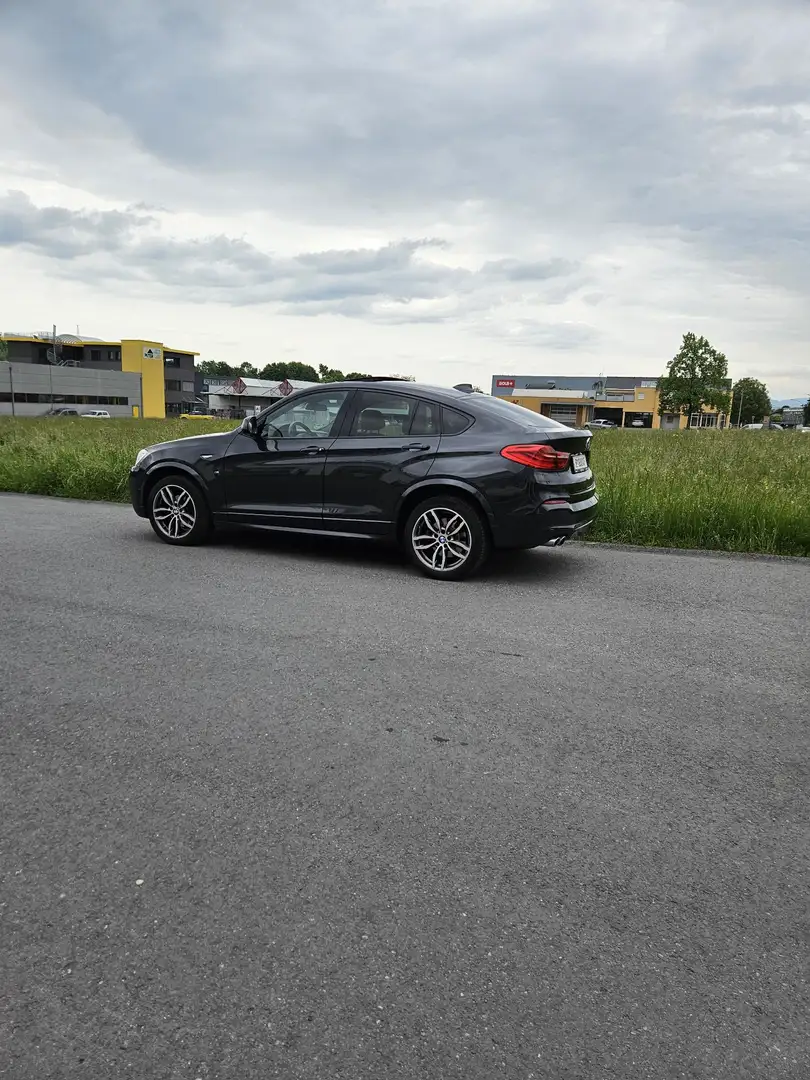 BMW X4 M xDrive 30d Sport Aut. Grau - 2