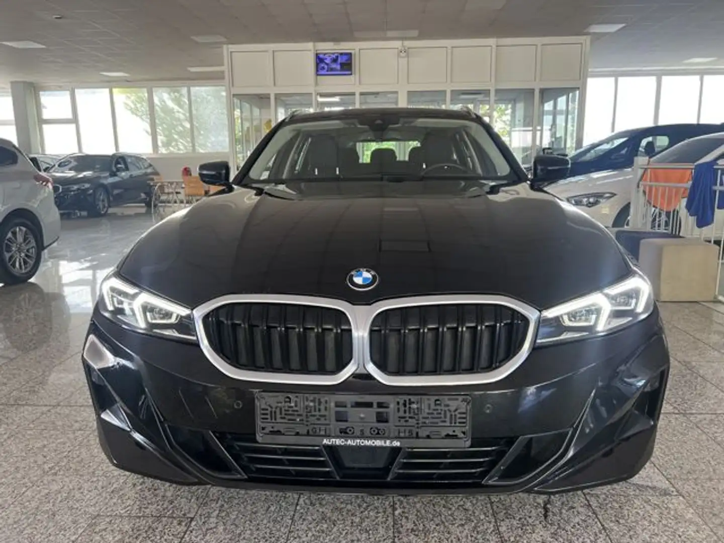 BMW 318 d Touring FACELIFT CURVED+SHZ+ACC+DAB Noir - 2