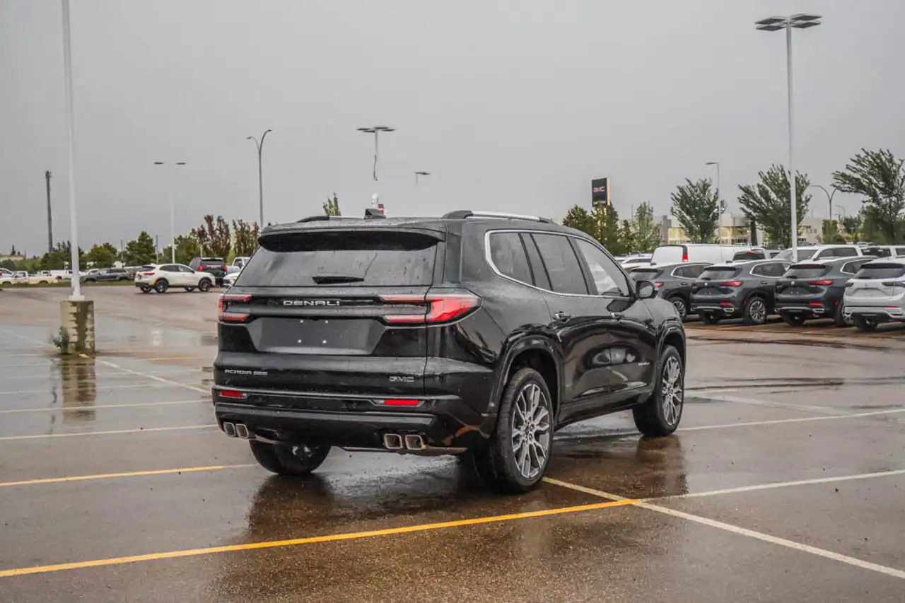 GMC Acadia снимка GMC Acadia