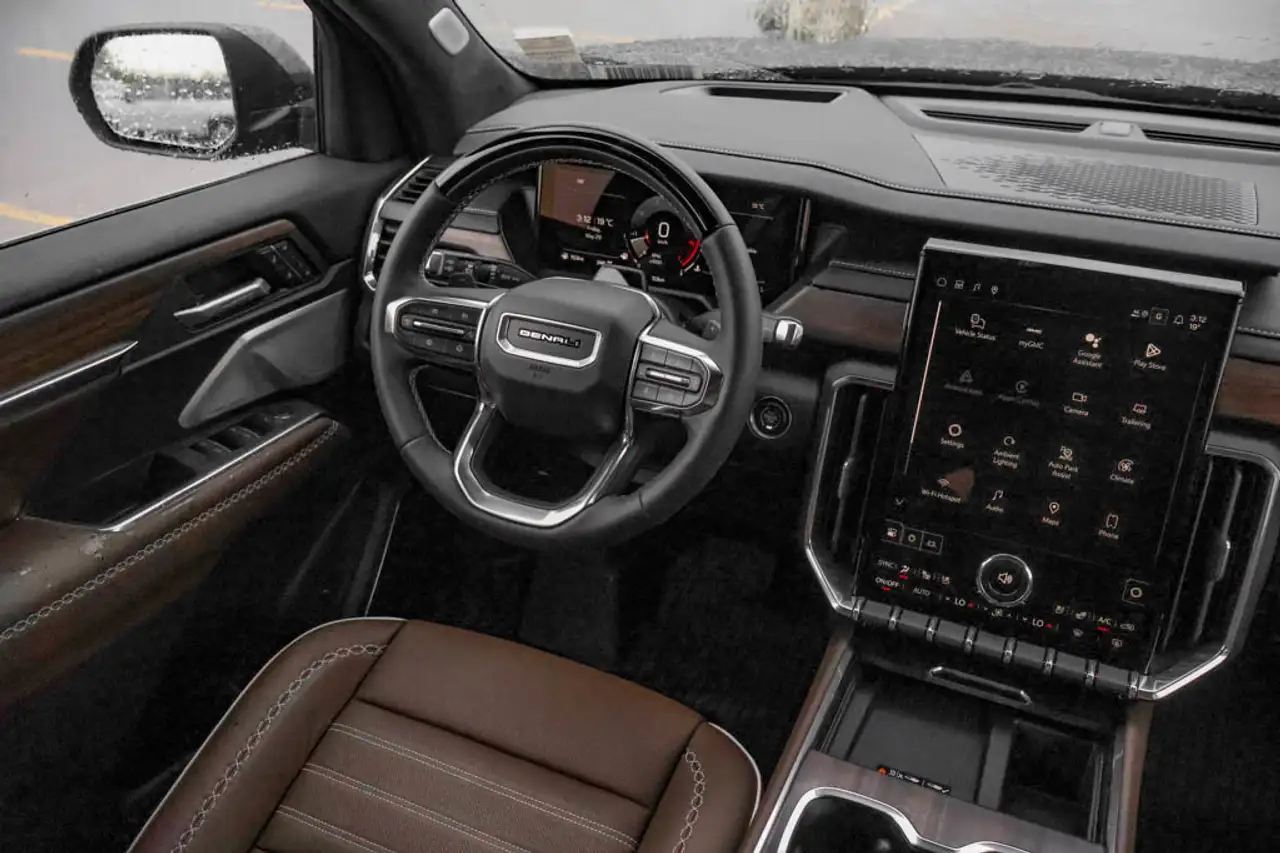 GMC Acadia снимка GMC Acadia
