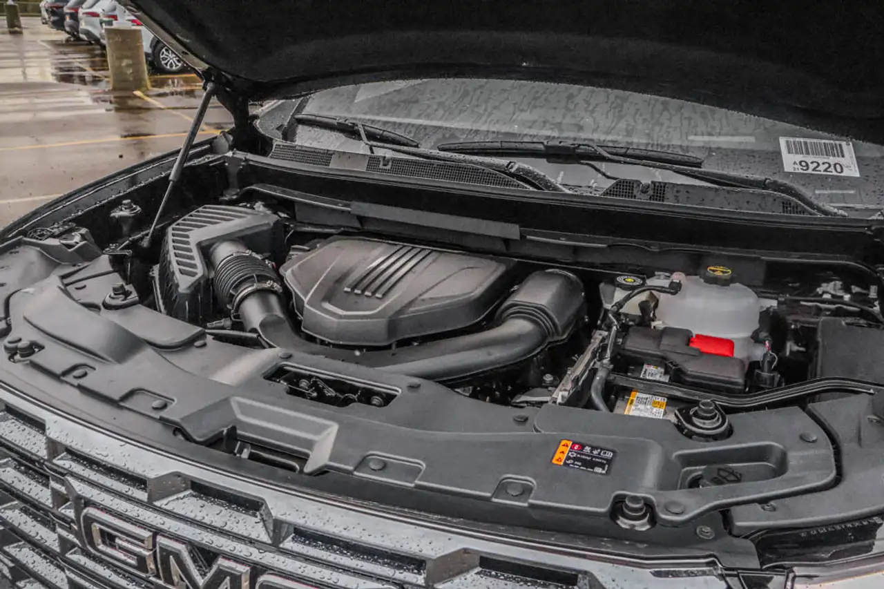 GMC Acadia снимка GMC Acadia
