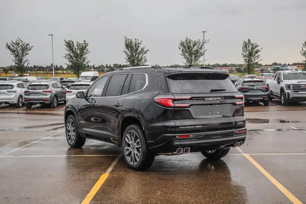 GMC Acadia снимка GMC Acadia